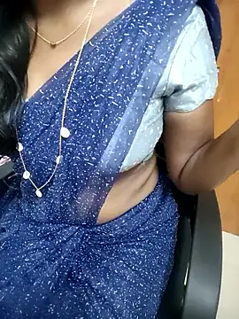 Tamilmallu-duskygirl03's cam snapshot