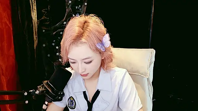 Lady-Mia777 live sex cam