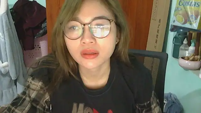 Uhem112 live sex cam