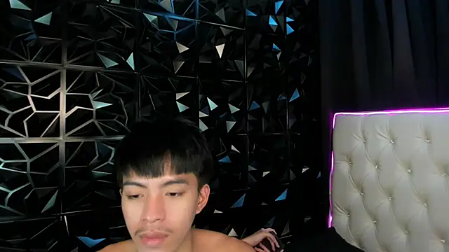 davincihugecock live sex cam