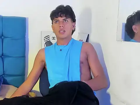 Valentino_Lane live sex cam