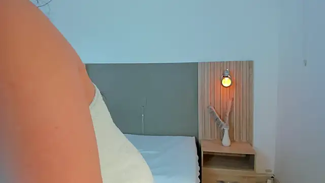 emma_fhox's cam snapshot