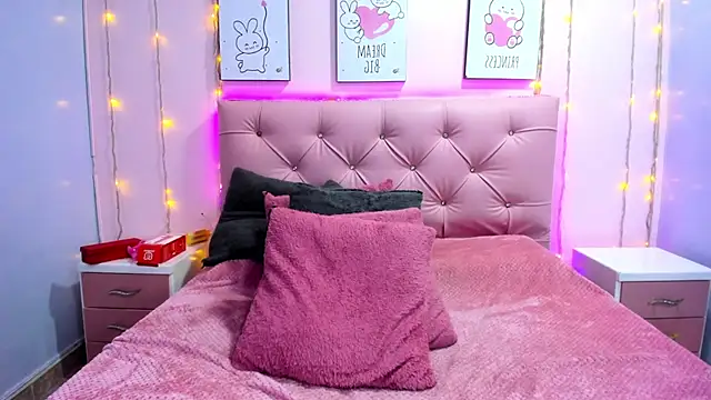 Issaa_Tyler live sex cam