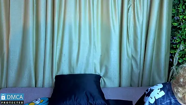 ahsly_Zam's cam snapshot