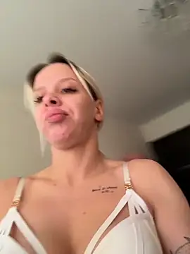 LikaCat live sex cam