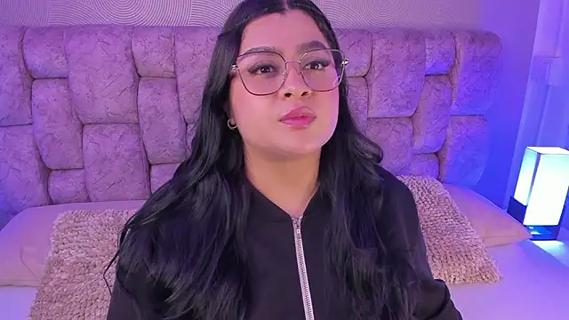 Emilyboobss's cam snapshot