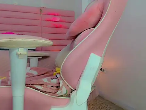 estefany_squirt1's cam snapshot