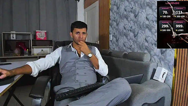 Hideintheoffice's cam snapshot