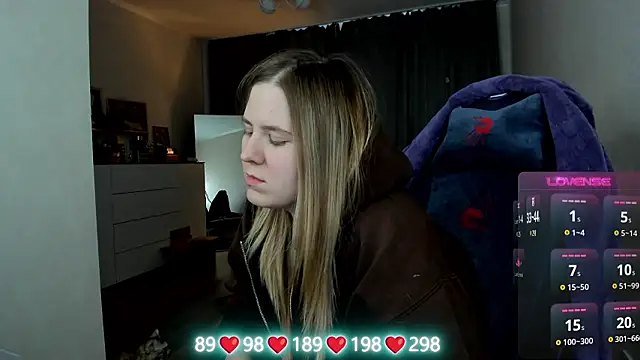 Olivia_Munk's cam snapshot