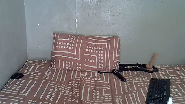 Bellabootie's cam snapshot