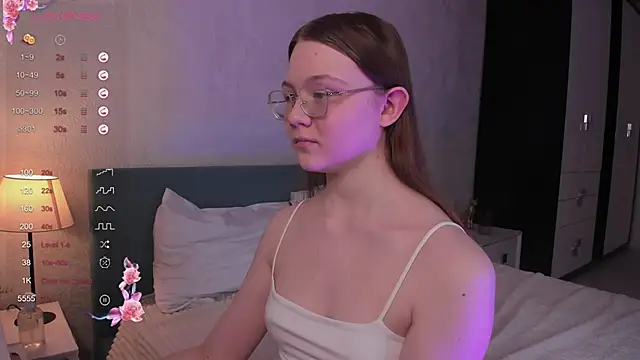 luv_tessa's cam snapshot