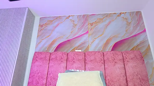 emmacurvy's cam snapshot