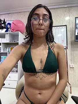 ValerySkinnyy's cam snapshot