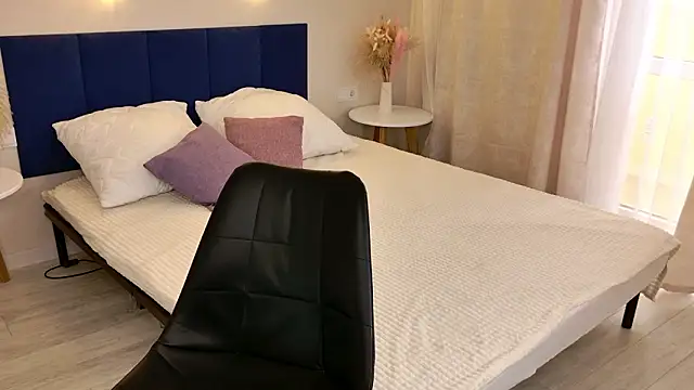 Alexis_Lovely's cam snapshot