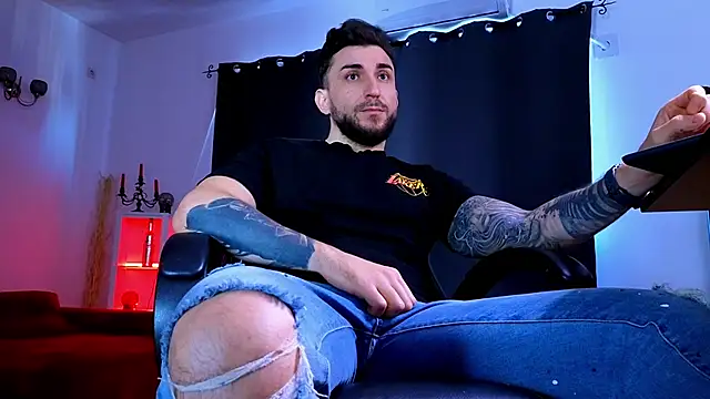 MightyAaron66's cam snapshot