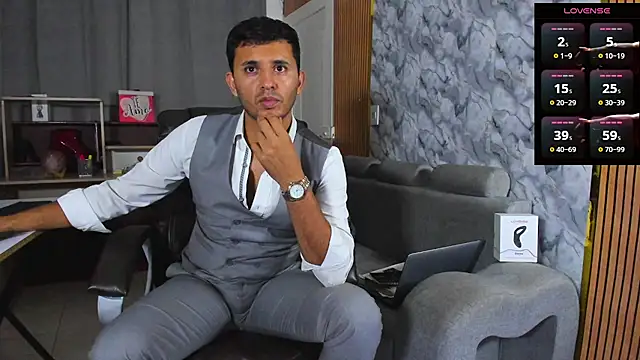 Hideintheoffice live sex cam