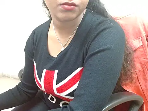 LovingPihu's cam snapshot