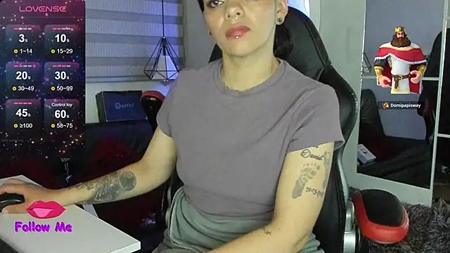 natasha_logan_'s cam snapshot