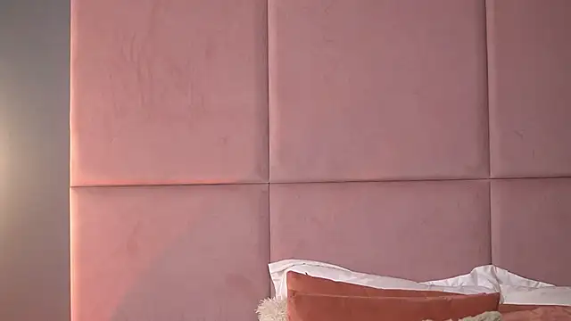 AlmaLuv's cam snapshot