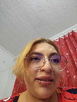 mila_curvy's cam snapshot