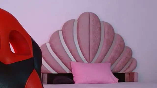 mia_fox666's cam snapshot