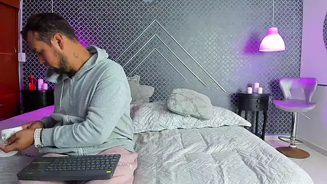 Cherry_bomb1's cam snapshot