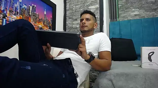 Chris_Dick23 live sex cam