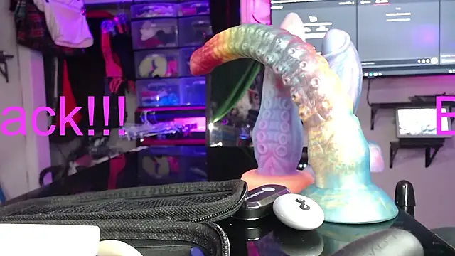 famousALYX live sex cam