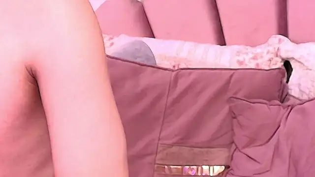 KylieMonnett live sex cam