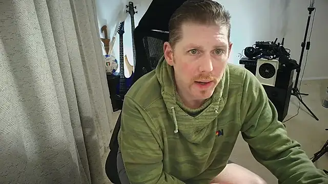 God_Of_ThundeRR live sex cam