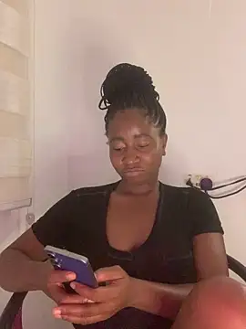 MISSMAYSROOM's cam snapshot