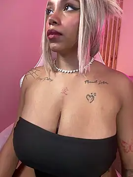 MadeleineSanez's cam snapshot