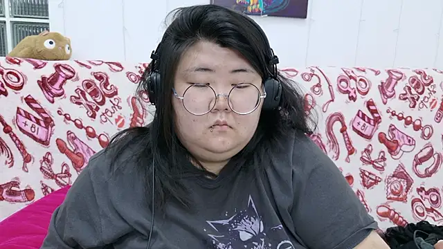 Nadine_asian live sex cam