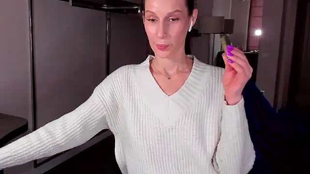 Mila_Anders's cam snapshot