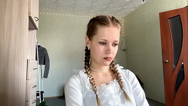 ZaidaSchwarten's cam snapshot