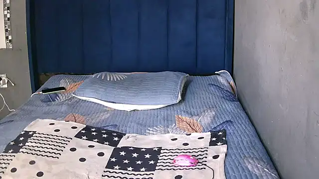 FREAKBARBIE02's cam snapshot