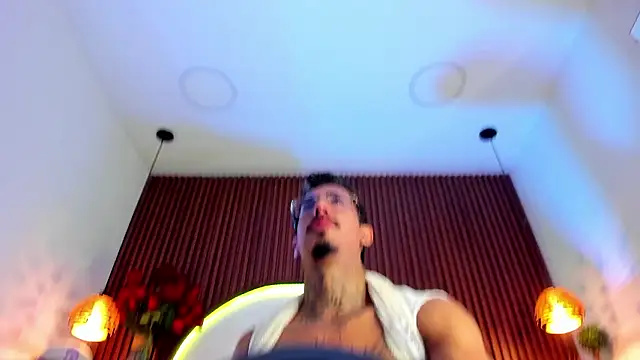 Donovan_Desmond's cam snapshot