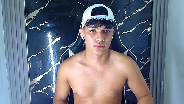 jamescurly00's cam snapshot