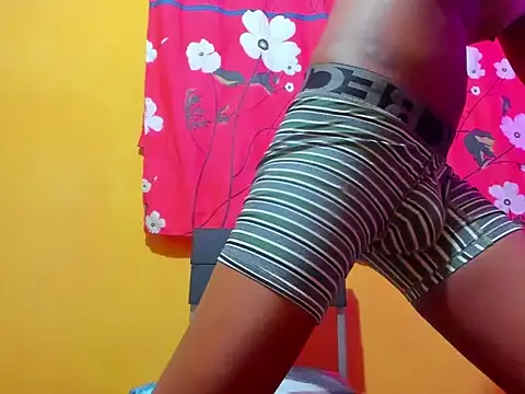 aunstin_farid1's cam snapshot