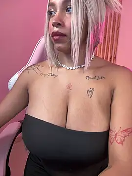 MadeleineSanez's cam snapshot