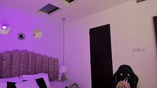 Amy_Ferreira's cam snapshot