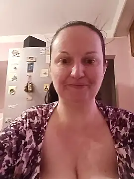 BustyLadyAlma live sex cam