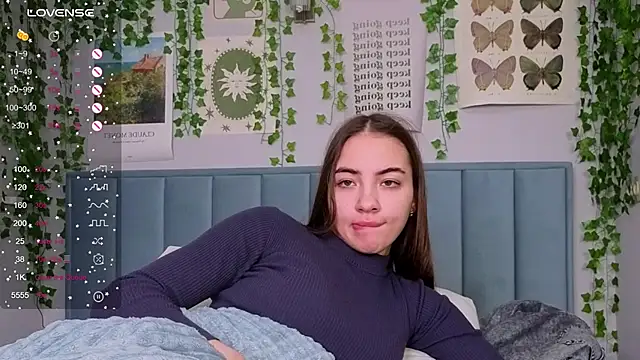 Fit_Brunette_'s cam snapshot