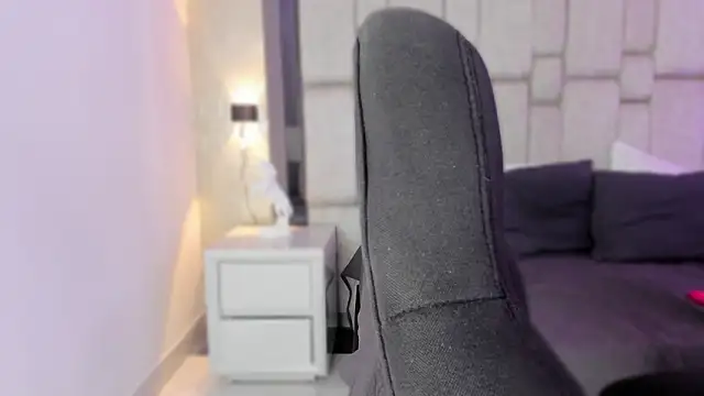 SnakeMuse's cam snapshot