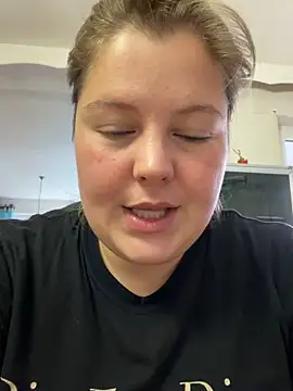 BootyLola live sex cam