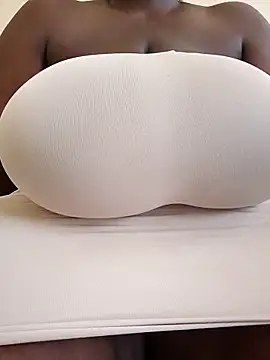 Lovely_btity's cam snapshot