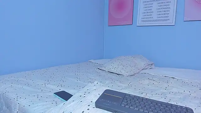 KathiaSaenz_'s cam snapshot