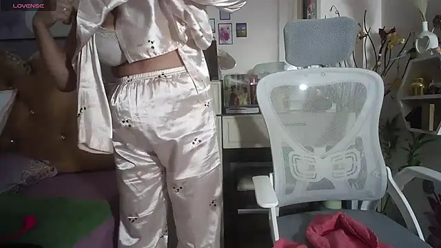 lyly_asian live sex cam