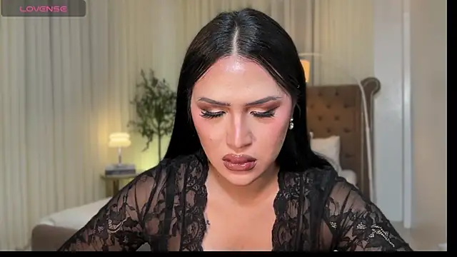 Your_Majesty_Tyra live sex cam