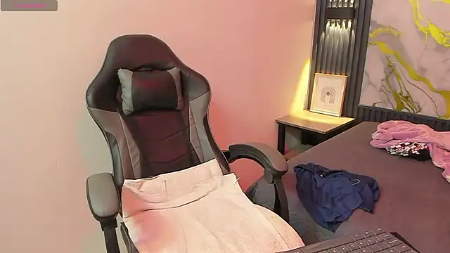 TaylerMiles live sex cam